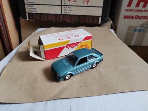 Boxed model vintage - boxed,